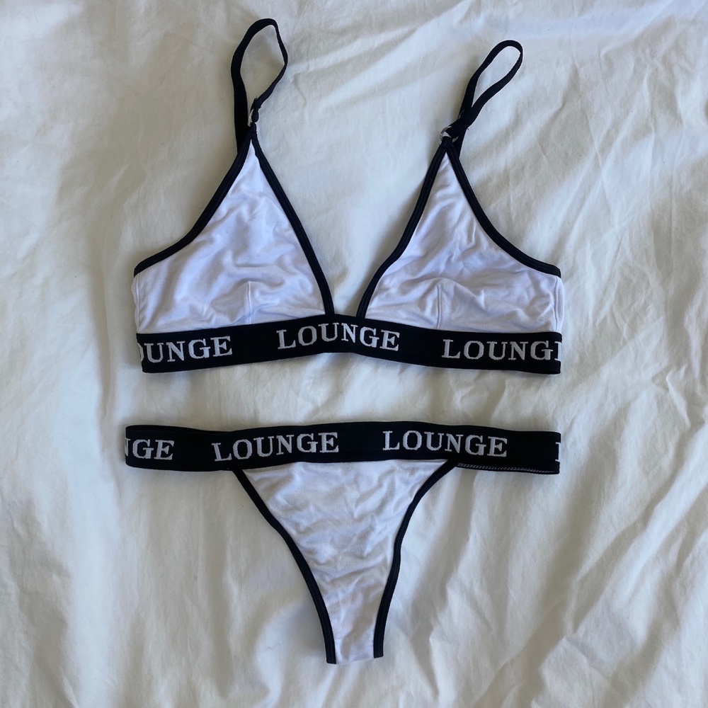 LOUNGE BRA AND THONG SET.